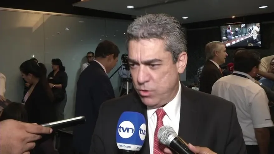 ‘Posturas radicales’ empañan debate de Ley 61, según ministro Mayo