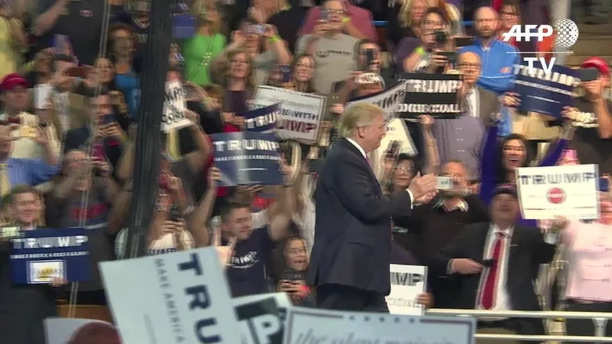 Enfrentado a líderes, Trump busca apoyo en votantes republicanos