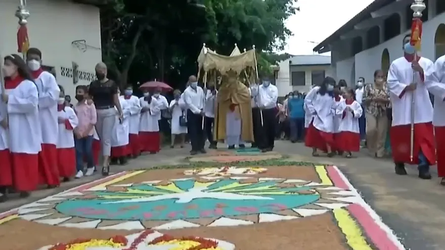 Así se preparan en la Villa de Los Santos para el tradicional Corpus Christi
