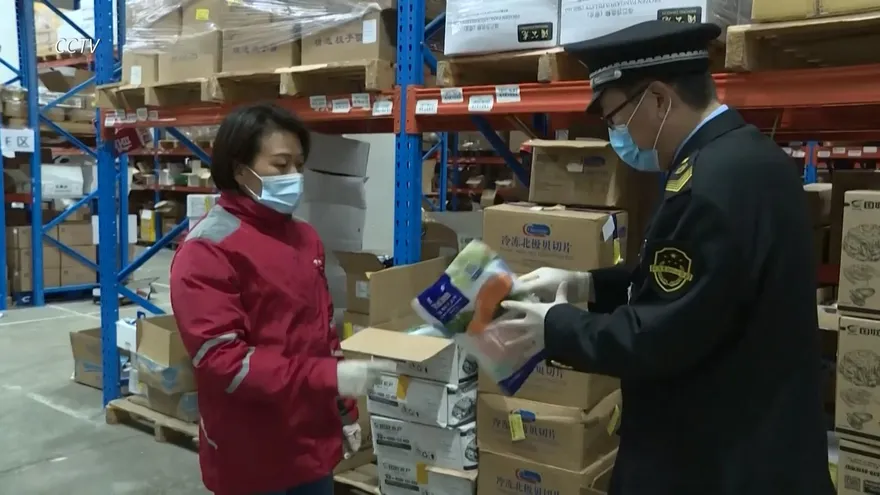 China vigila productos congelados importados debido a covid-19