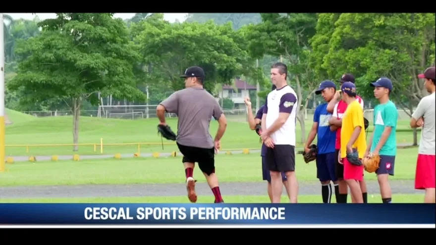 Jóvenes participan Cescal Sports Performance