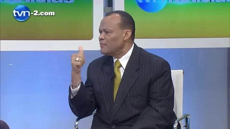 Cabezas: Ferrufino aclaró asunto de cheques de Heliflight en fiscalía