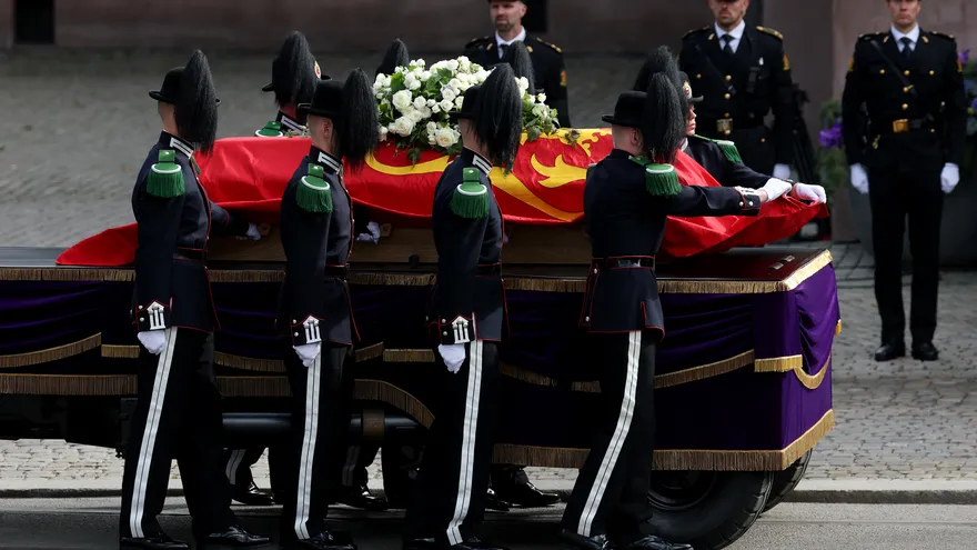 Despiden al rey Harald V.