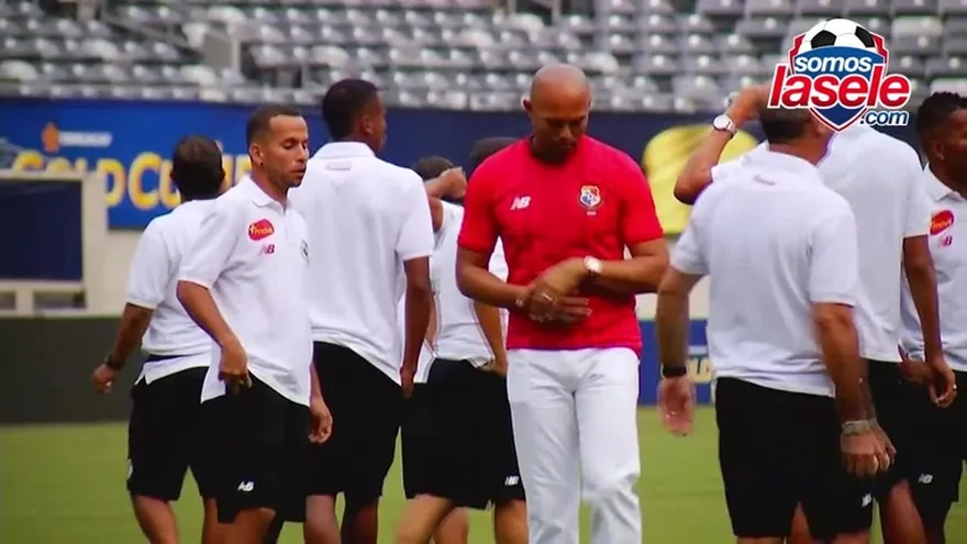 Un reconocimeinto de cancha diferente junto a Mariano Rivera