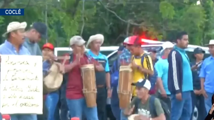 Residentes de Piedras Gordas protestaron en la vía Interamericana