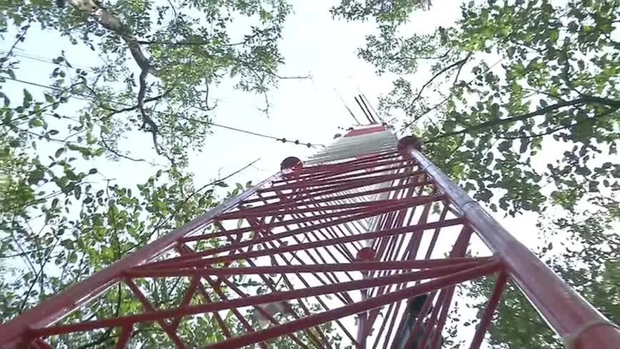 Culminada instalación de torre de flujo de carbono