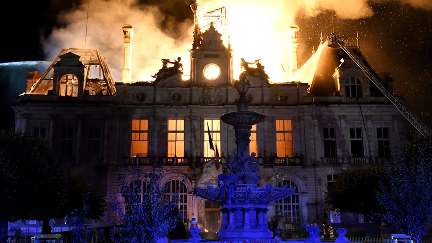 Unos 1.200 detenidos y 150 policías heridos en protestas en Francia (primer ministro)
