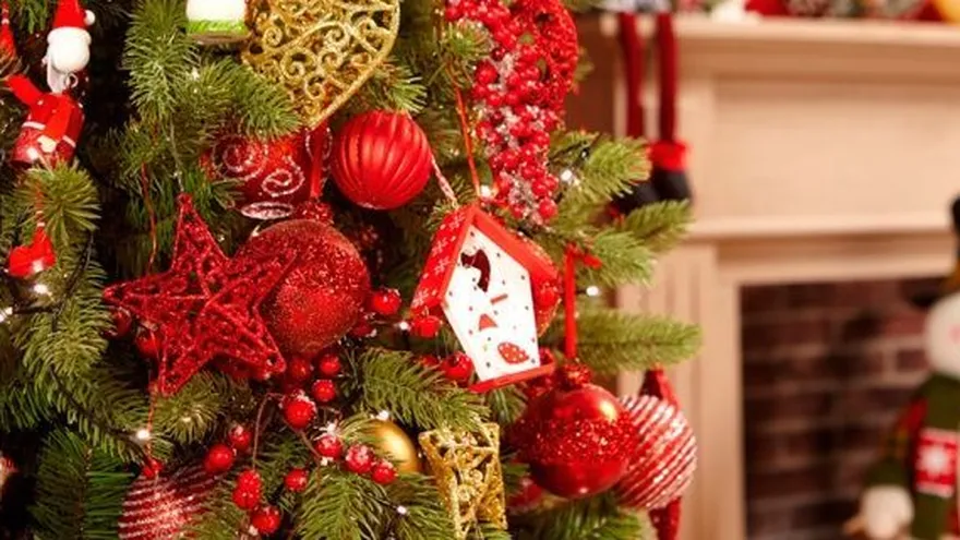 10 cosas que no pueden faltar en tu árbol navideño.