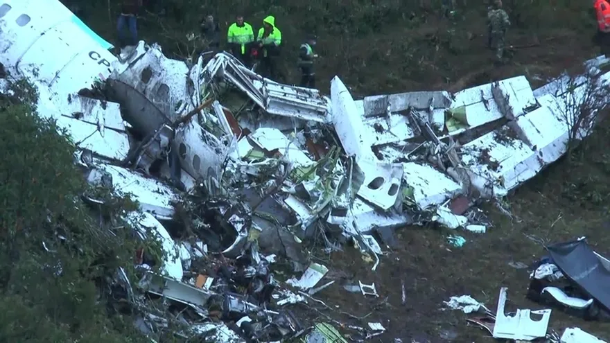 Al menos 75 muertos tras estrellarse avión en que viajaba equipo de fútbol Chapecoense