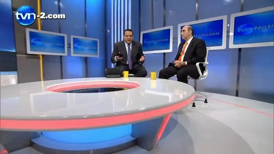 Moreno advierte que seguirá combatiendo a buses piratas