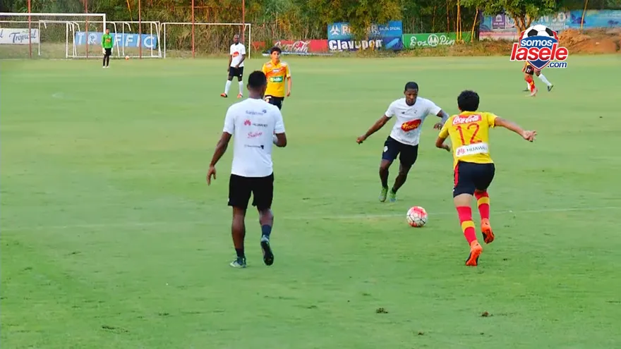 La Sele practicó con un onceno Sub-20 del CS Herediano