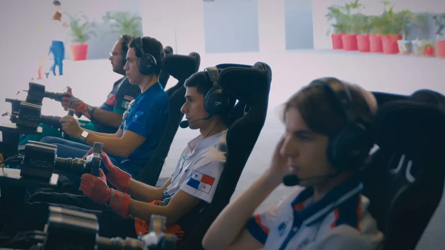 Edwin Hendricks coloca a Panamá, por primera vez, en lo más alto del sim racing