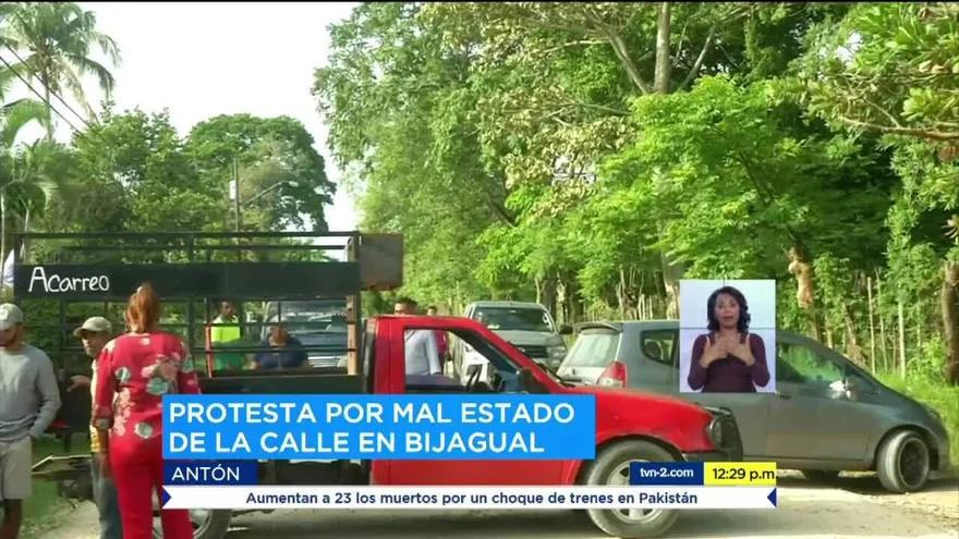 Moradores de comunidades en Antón protestan por mal estado de las vías