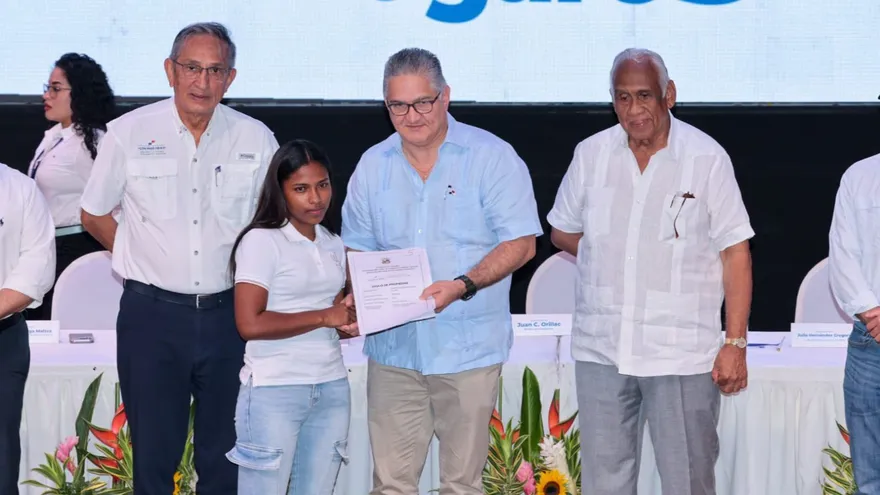 De caserones y hacinamiento a un hogar propio: 600 familias 