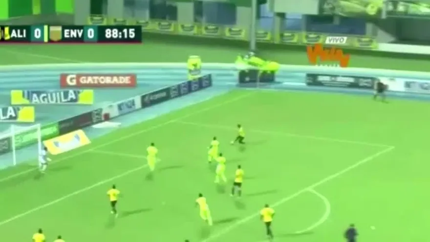 Nelson "Ruso" Barahona, su gol puso a ganar a los petroleros en Colombia