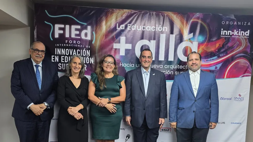 Participantes del lanzamiento de la Cumbre de la Educación Superior de las Américas