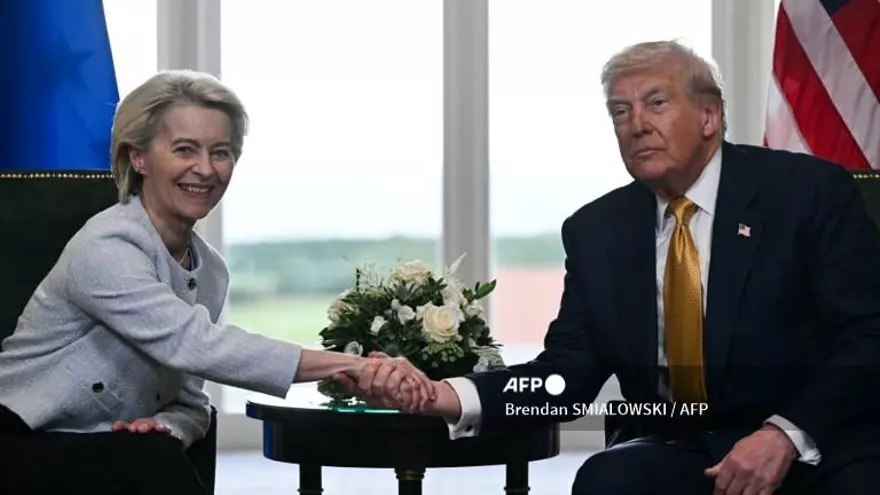 Donald Trump, y la presidenta de la Comisión Europea, Ursula von der Leyen.
