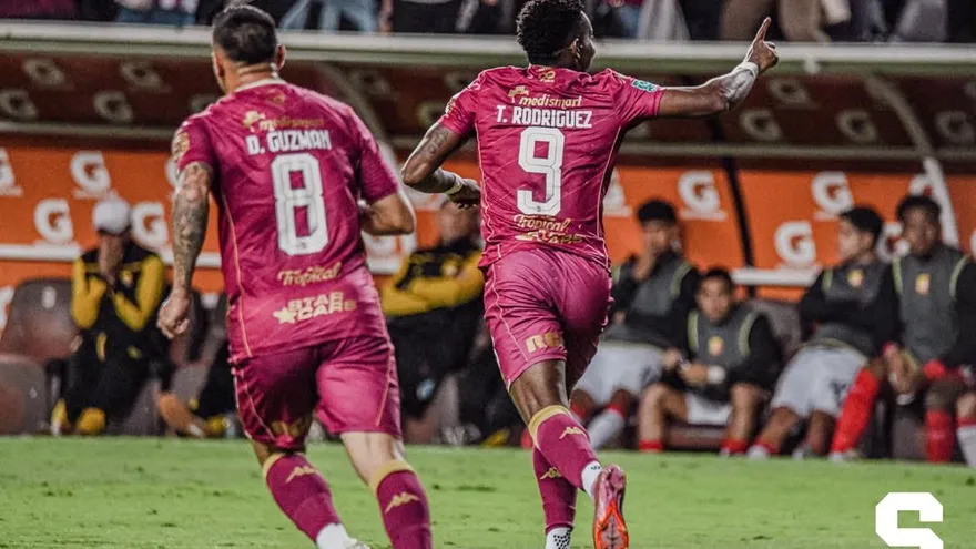 Tomás Rodríguez celebra anotación con Deportivo Saprissa