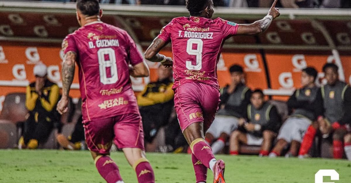 Tomás Rodríguez causa sensación en Deportivo Saprissa, reacciones de aficionados y prensa tica