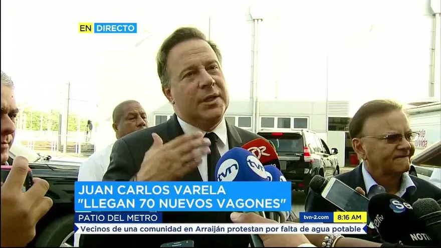 Varela inspecciona nuevos vagones del Metro de Panamá