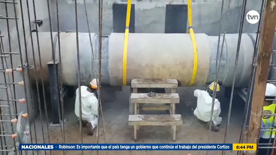 Buzos, tuberías y tecnología al servicio de las reparaciones hechas por el Idaan