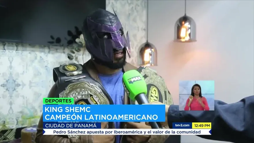 Lucha libre fuego cruzado en Panamá