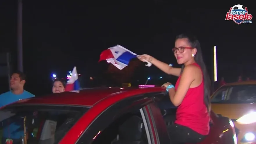 Fanáticos de la Sele realizaron una caravana