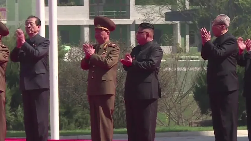 Kim Jong-un se distancia del plan para lanzar misiles en Guam