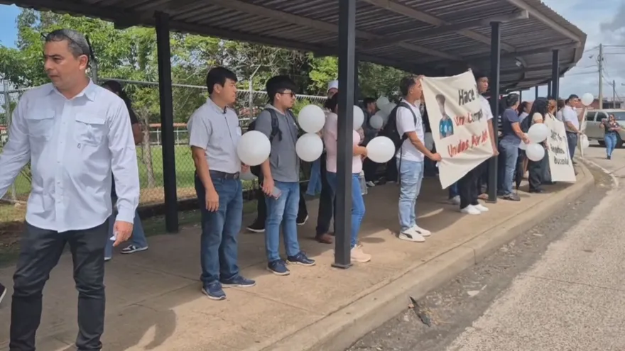 Realizan cadena humana para exigir que aparezca Jafeth González