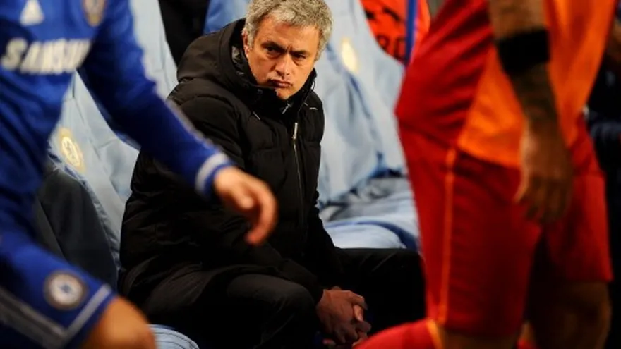 Mourinho "experto" en meterse en lío