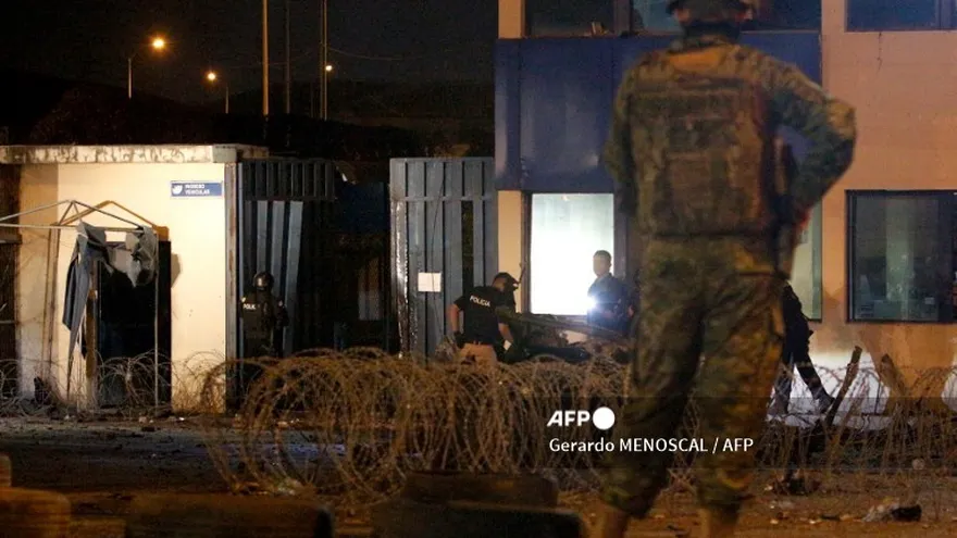 Los militares vigilan el complejo penitenciario del conflictivo puerto ecuatoriano de Guayaquil tras la explosión