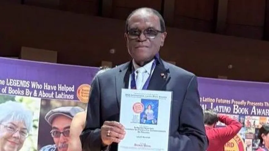 La autobiografía del panameño Luis R. Marshall, titulado “From Fatherless Warrior to Faithful Warden”, o en español “De Huérfano Aguerrido a Fiel Guardián”, ganó la medalla de Plata y de Bronce en el recién celebrado International Latino Book Awards 2025.