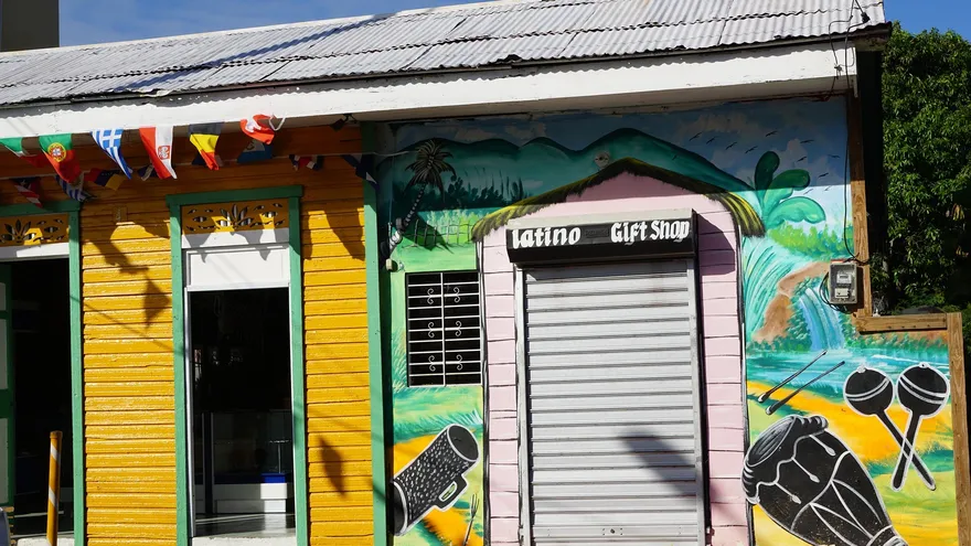 El apoyo se da para la instalación de agencias promotoras de servicios, a través de una alianza pública, privada y académica.