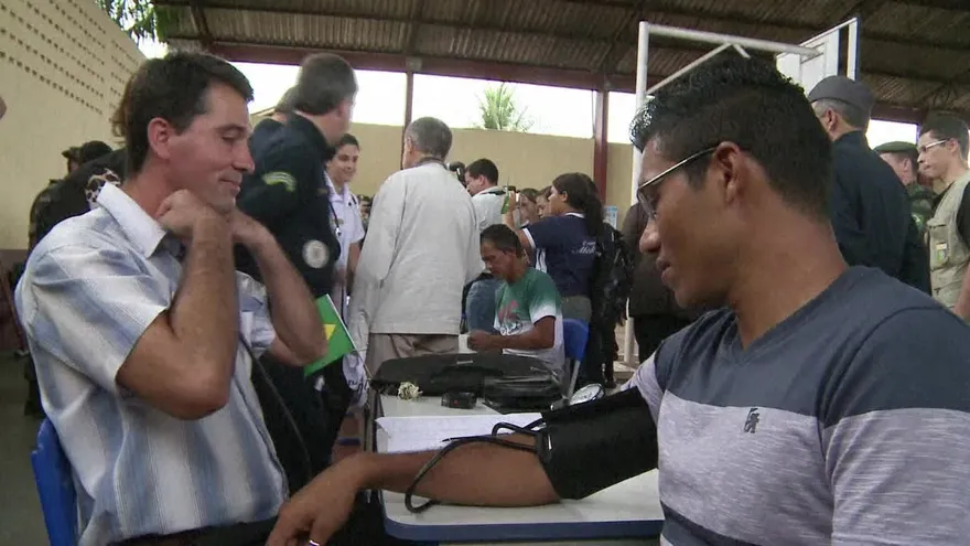 Cuba responde a Bolsonaro y retira sus médicos de Brasil