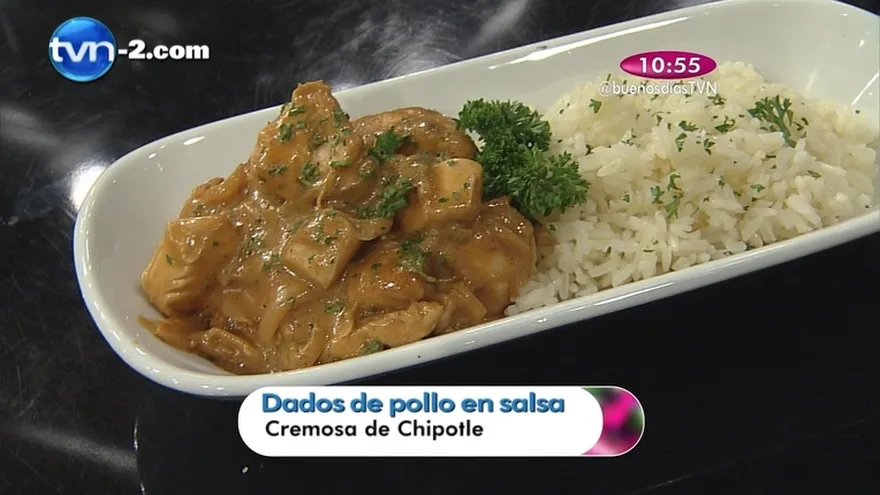 Cocina -Dados de pollo en salsa cremosa de chipotle