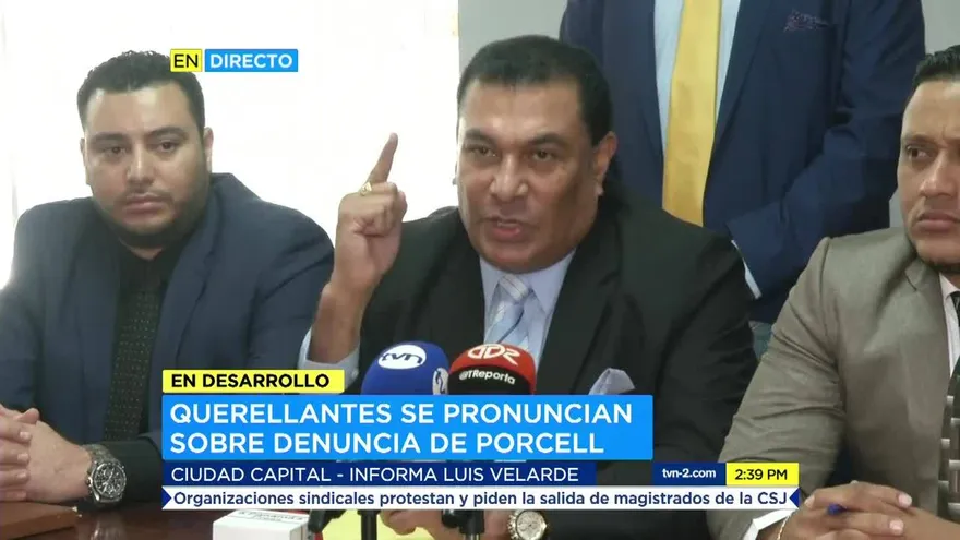 Querellantes del caso Pinchazos exigen a magistrado De Léon que denuncie