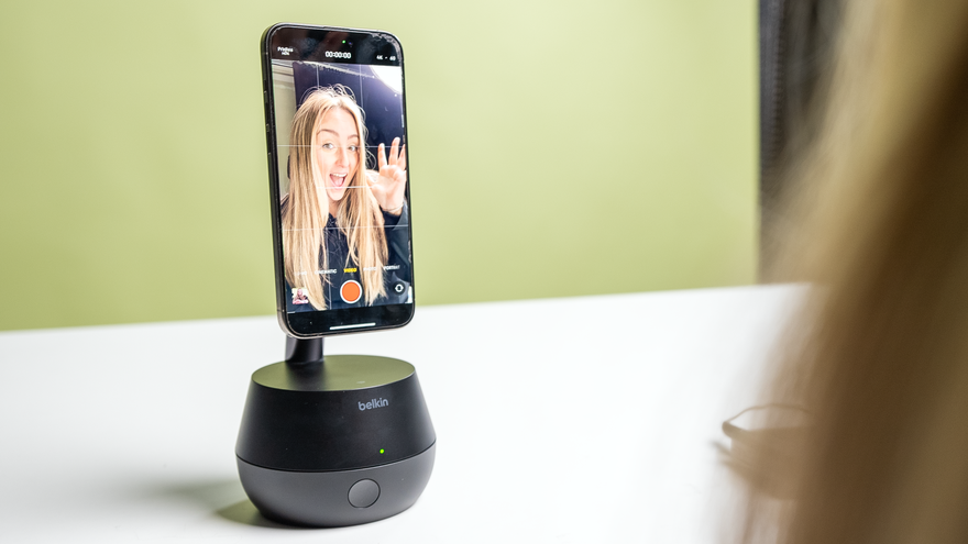 Belkin Auto-Tracking Stand Pro