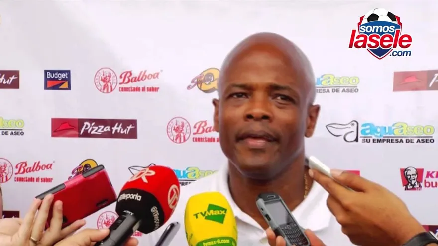 Julio Dely Valdés habla de la Sele, salarios y otras ofertas