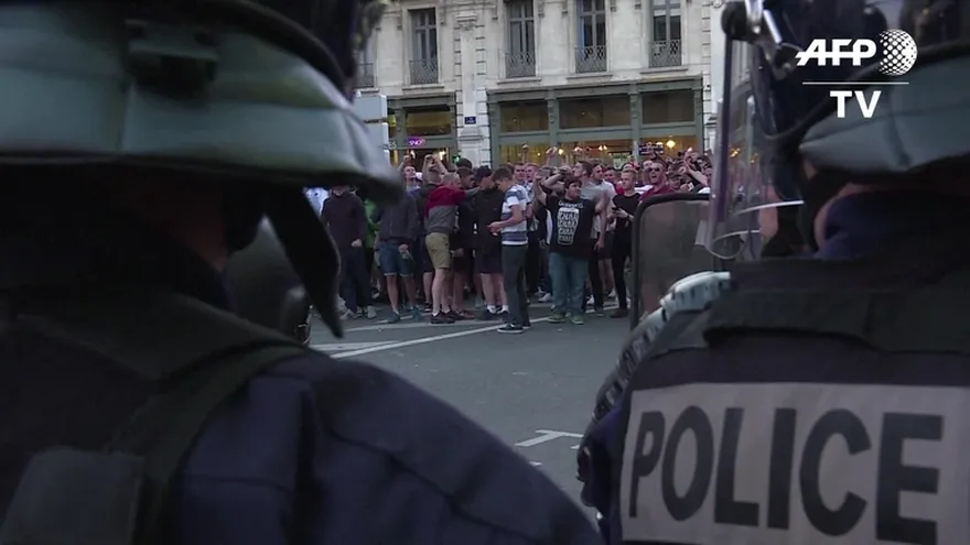 Francia 323 detenidos en Eurocopa y nuevos disturbios