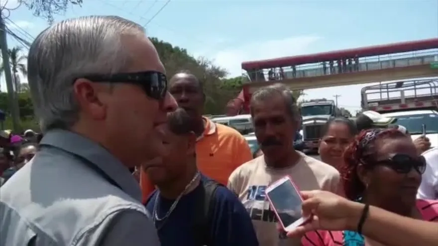 Protestan por falta de electricidad en escuela de Río Hato