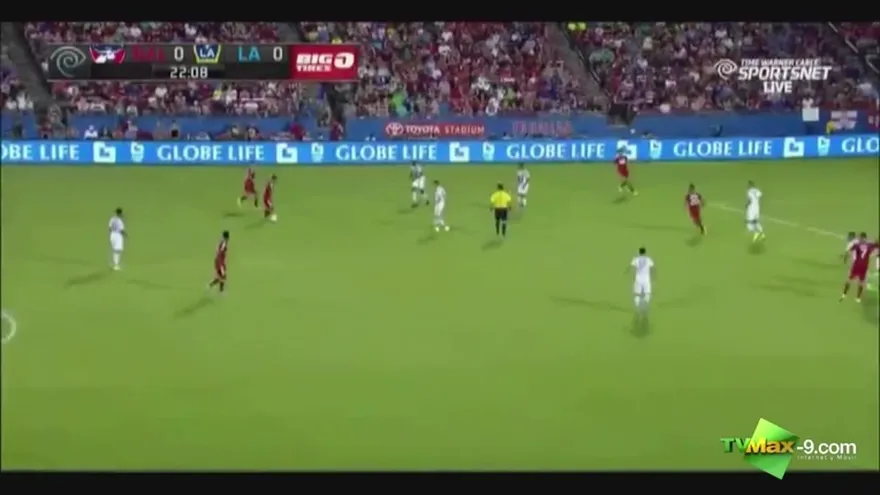 Los panameños Rolando Escobar y Blas Pérez enfrentando a LA Galaxy