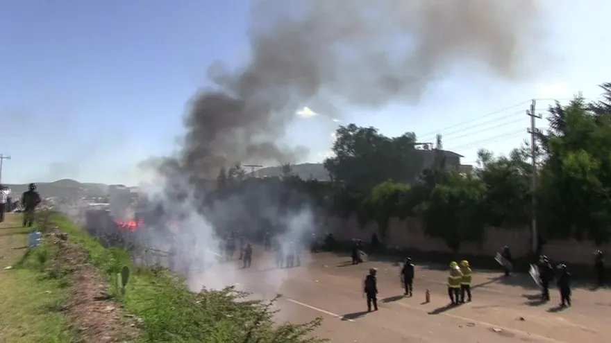 Seis muertos y más de 100 heridos en enfrentamientos en Oaxaca