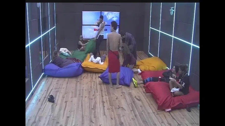 Carritos chocones en el SUM