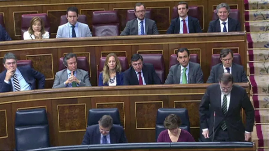 Gobierno español amenaza con suspender autonomía catalana