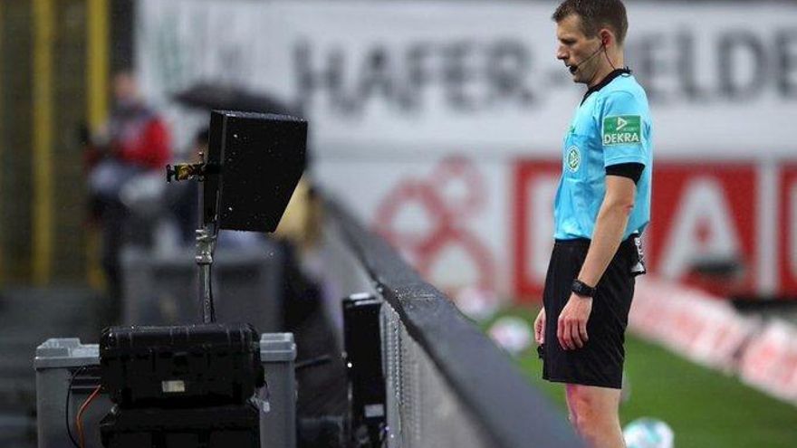 UEFA culpa a la pandemia de la falta de VAR en fase clasificatoria mundialista