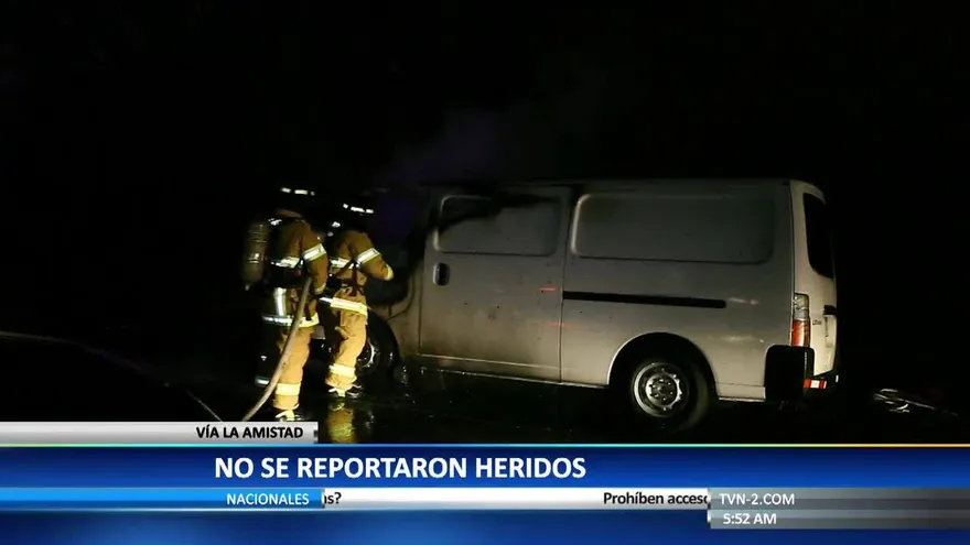 Bus se incendia en la Avenida de la Amistad