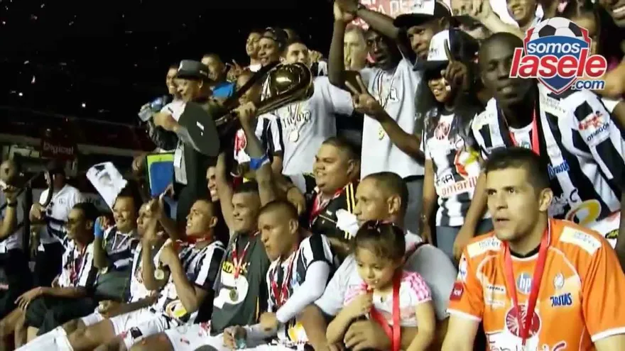 Premiación y celebración del Tauro FC