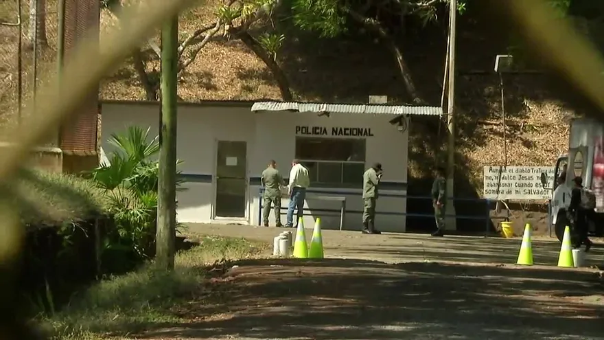 Notificador de la Corte llega a El Renacer