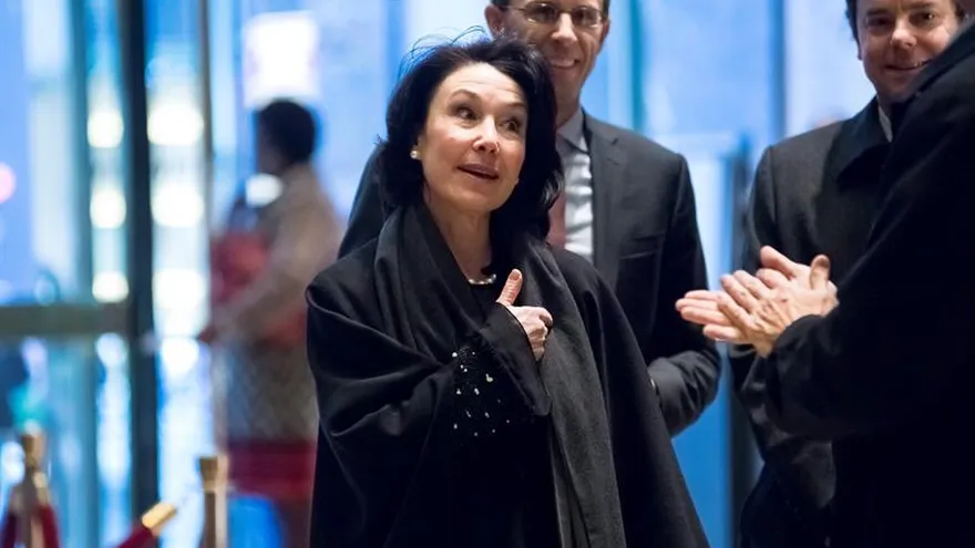 La consejera delegada de la compañía Oracle, Safra Catz, a su llegada a la Trump Tower en Nueva York, Estados Unidos.
