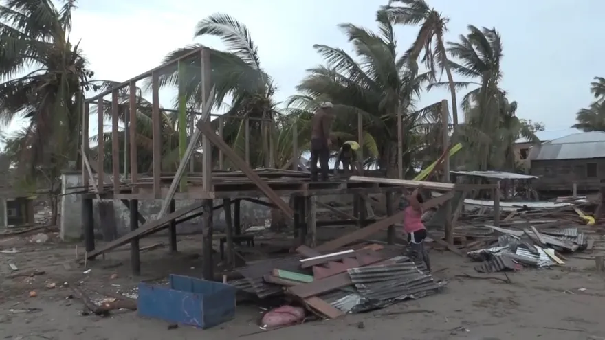 El huracán Iota sube a categoría 4 en su avance a una Centroamérica devastada por Eta